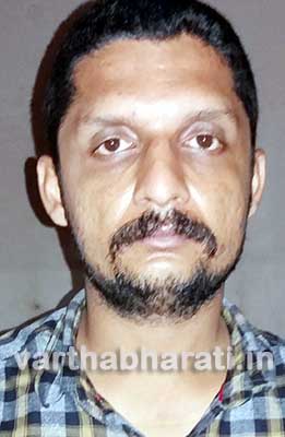 ಕುಂಬಳೆ: ಸೊಂಟದಲ್ಲಿ ತಲವಾರು ಬಚ್ಚಿಟ್ಟು ತಿರುಗಾಡುತ್ತಿದ್ದ ಯುವಕನ ಸೆರೆ